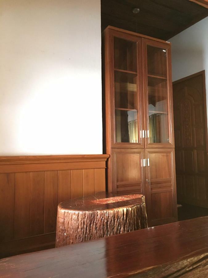 Ruen Thai Ban Rim Nam Kamphaeng Phet Zewnętrze zdjęcie