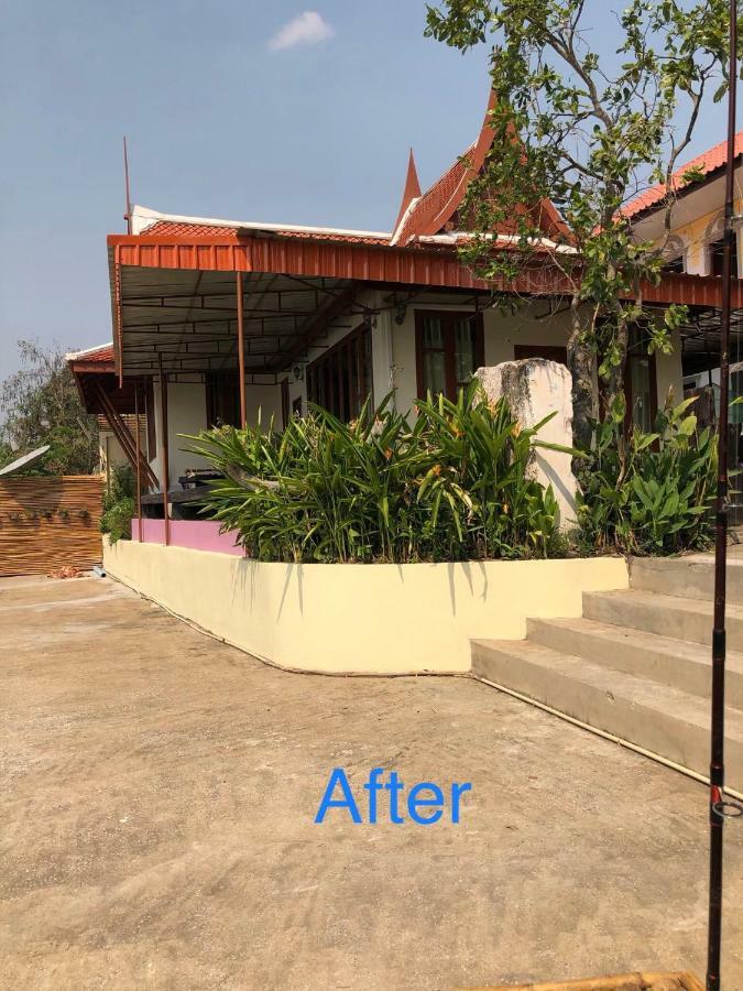 Ruen Thai Ban Rim Nam Kamphaeng Phet Zewnętrze zdjęcie